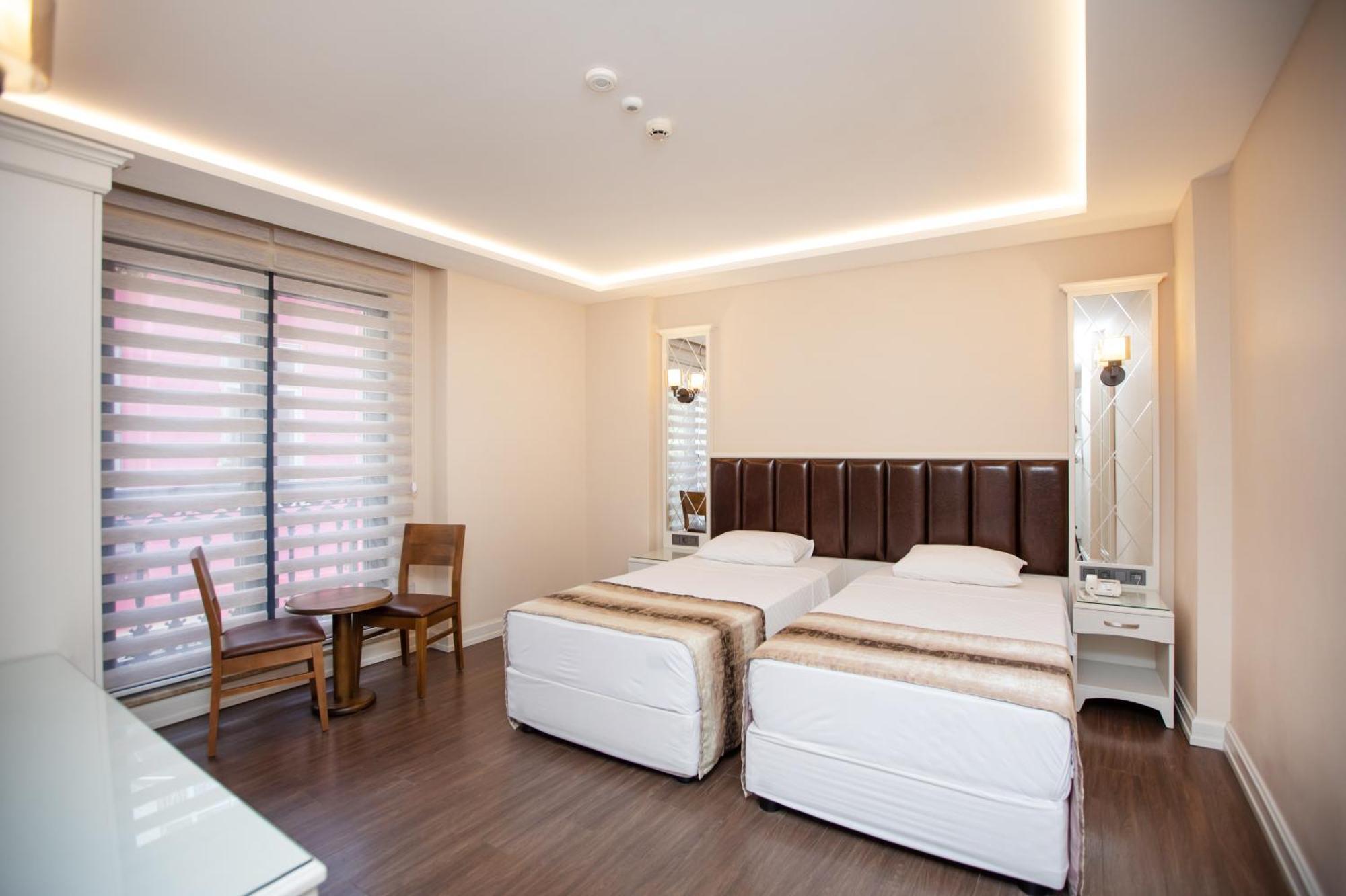 Prag Hotel Istanbul Exterior photo