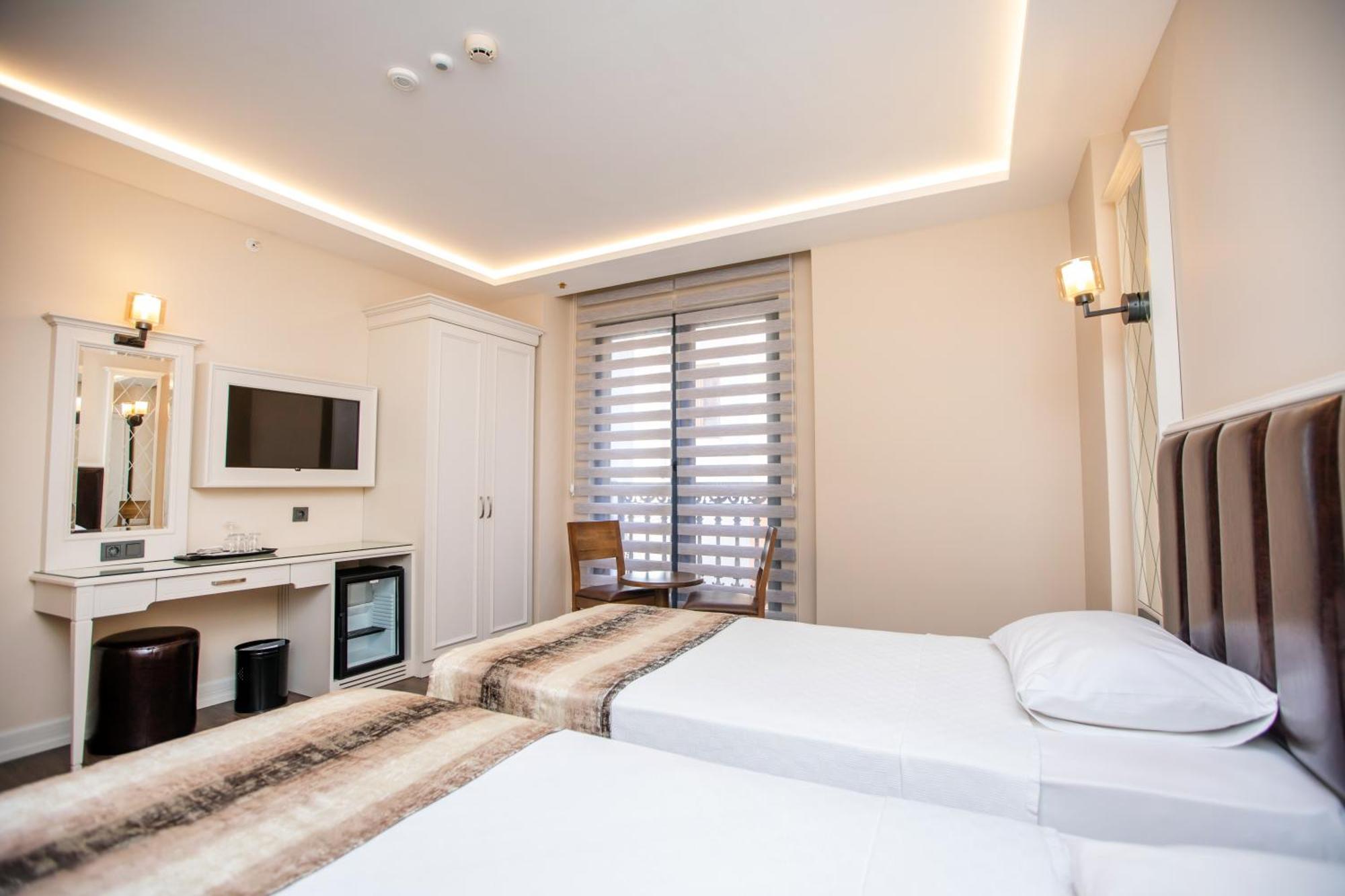 Prag Hotel Istanbul Exterior photo