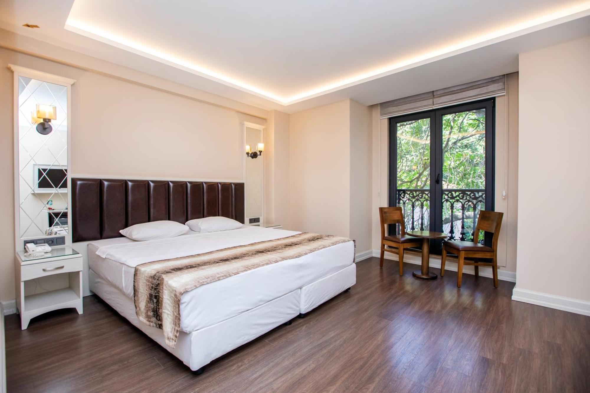 Prag Hotel Istanbul Exterior photo