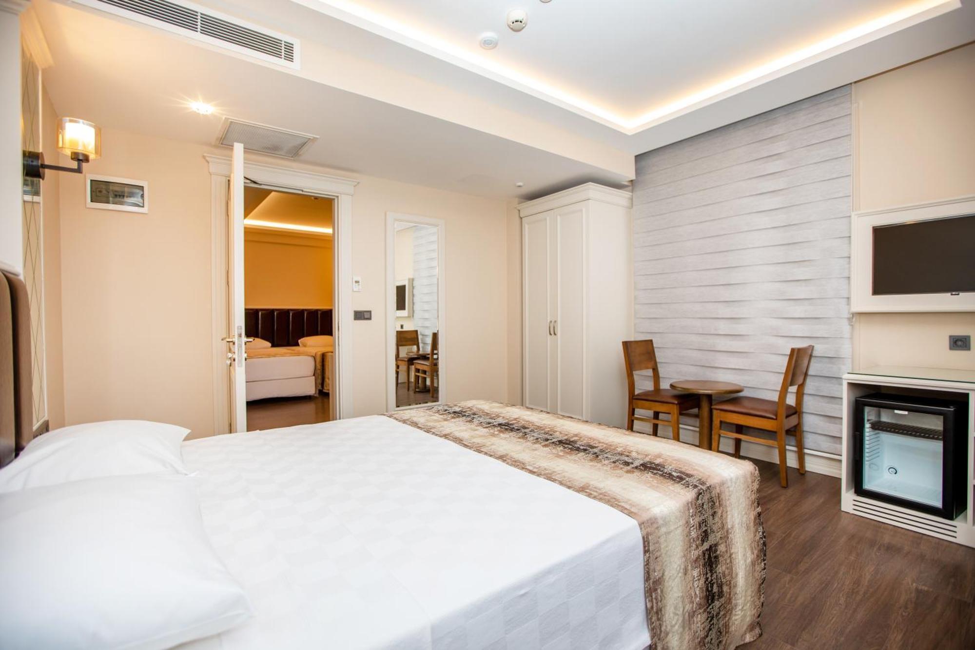 Prag Hotel Istanbul Exterior photo